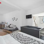 Little Venice Aparthotel 4*